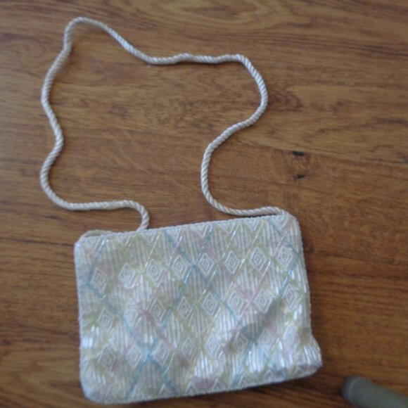 Magid Woman's Beaded Evening Purse White - Picture 1 of 3